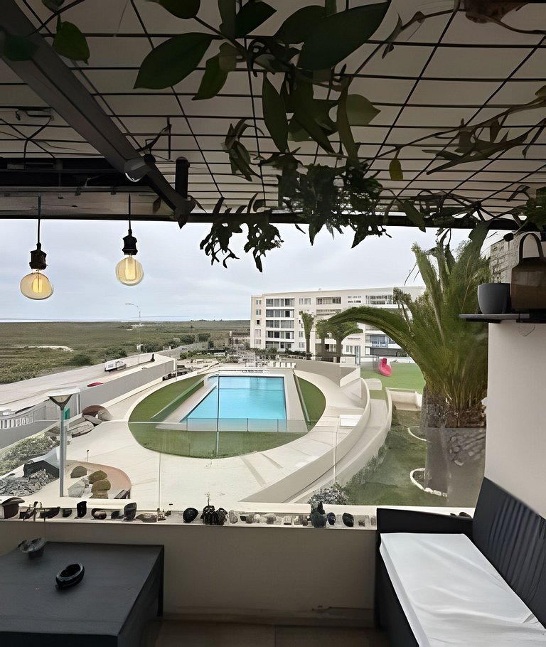 Jardines con vista al mar