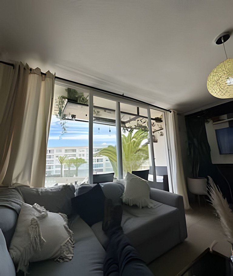 Jardines con vista al mar