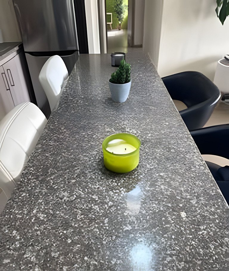 Jardines con vista al mar