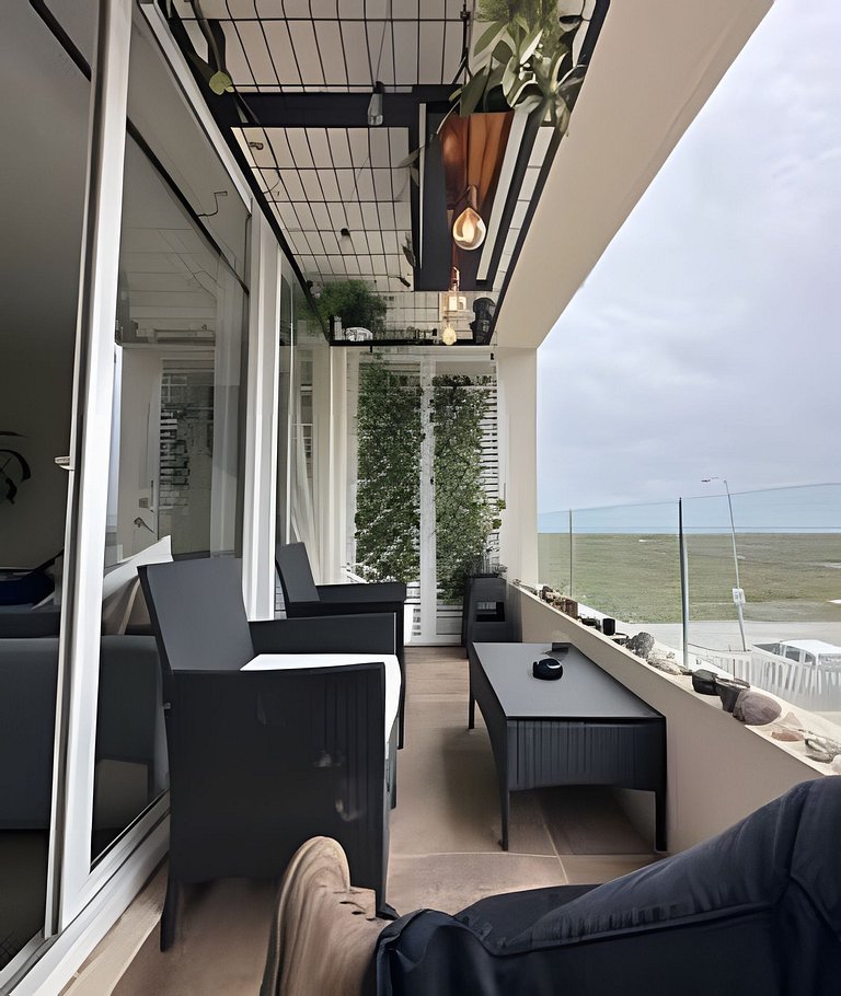 Jardines con vista al mar