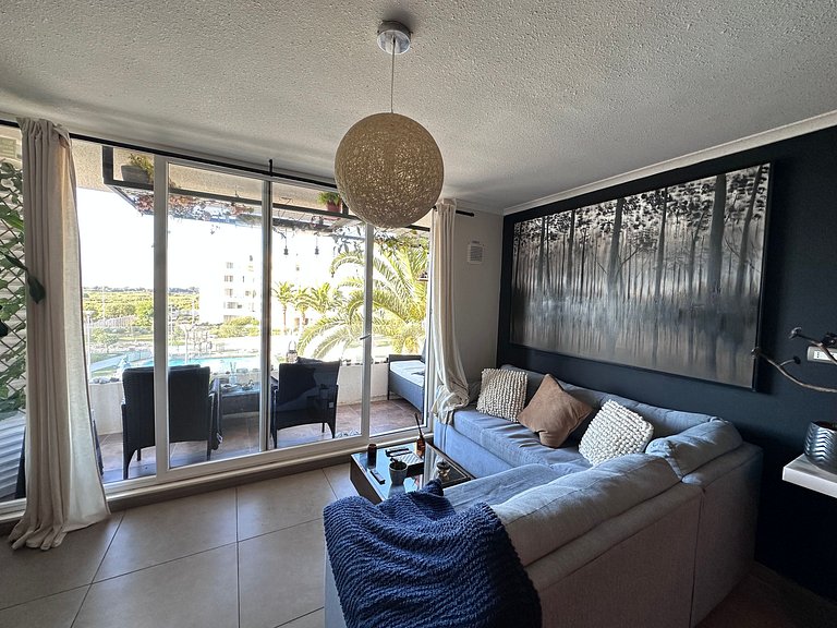 Jardines con vista al mar